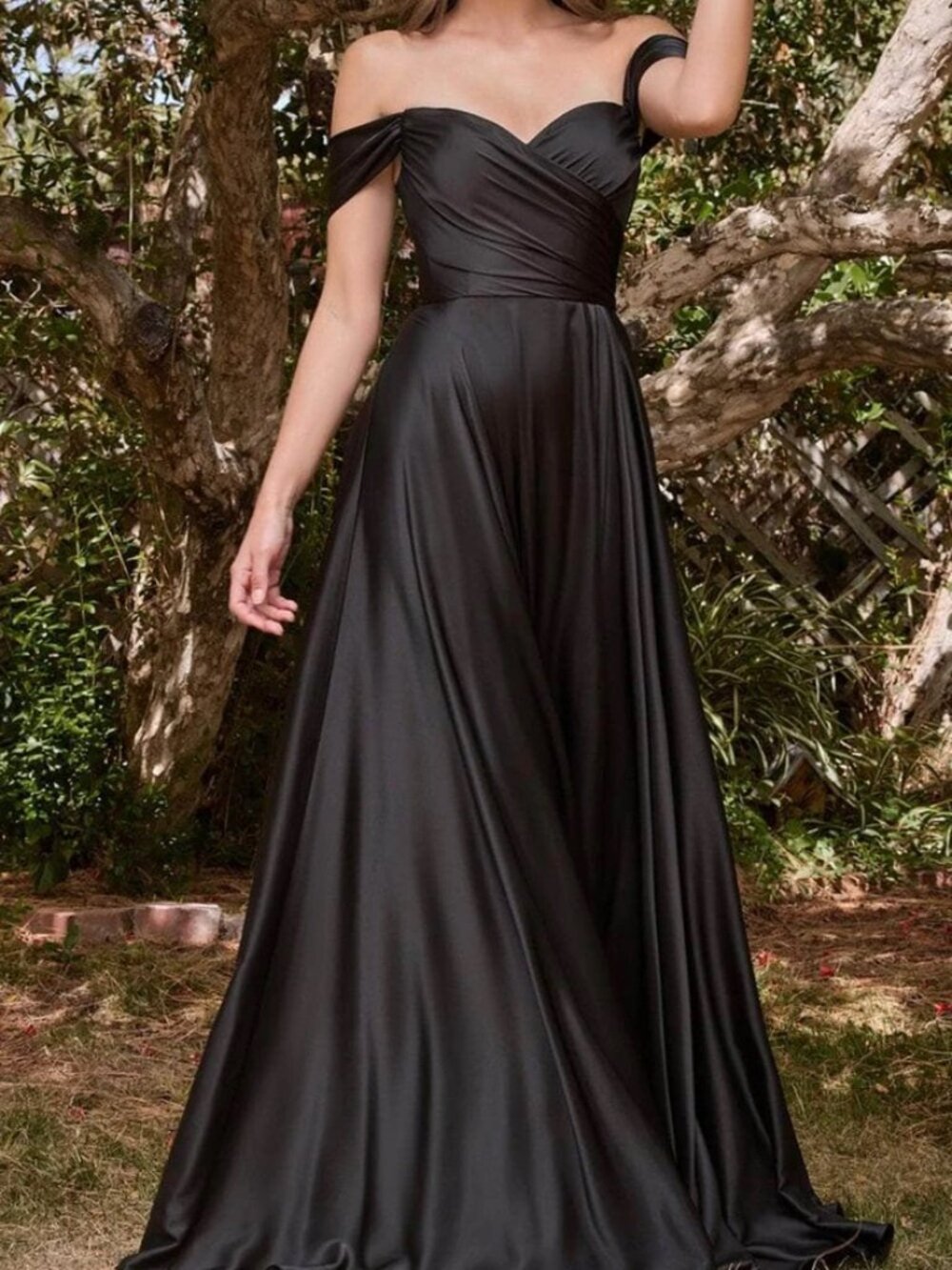 NWT Ladivine 7493 Off-Shoulder Evening Prom Dress Black Size 4